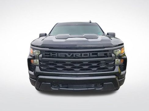 Used 2024 Chevrolet Silverado 1500 Custom Trail Boss w/ Midnight Edition AWD/4WD image 4
