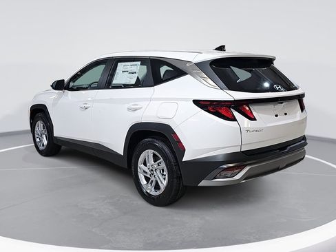New 2026 Hyundai Tucson SE image 7