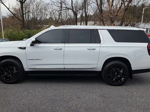 Certified 2022 GMC Yukon XL Denali image 5