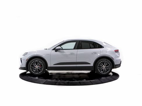 Certified 2025 Porsche Macan 4S Electric image 2
