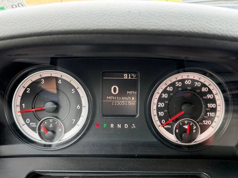 Used 2015 RAM 1500 Express RWD image 10
