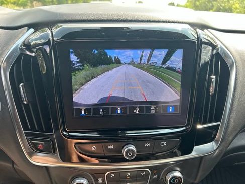 Used 2023 Chevrolet Traverse RS AWD/4WD image 16