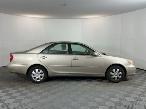 Used 2004 Toyota Camry LE image 4