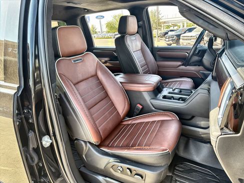 Used 2024 GMC Sierra 2500 Denali Ultimate AWD/4WD image 25