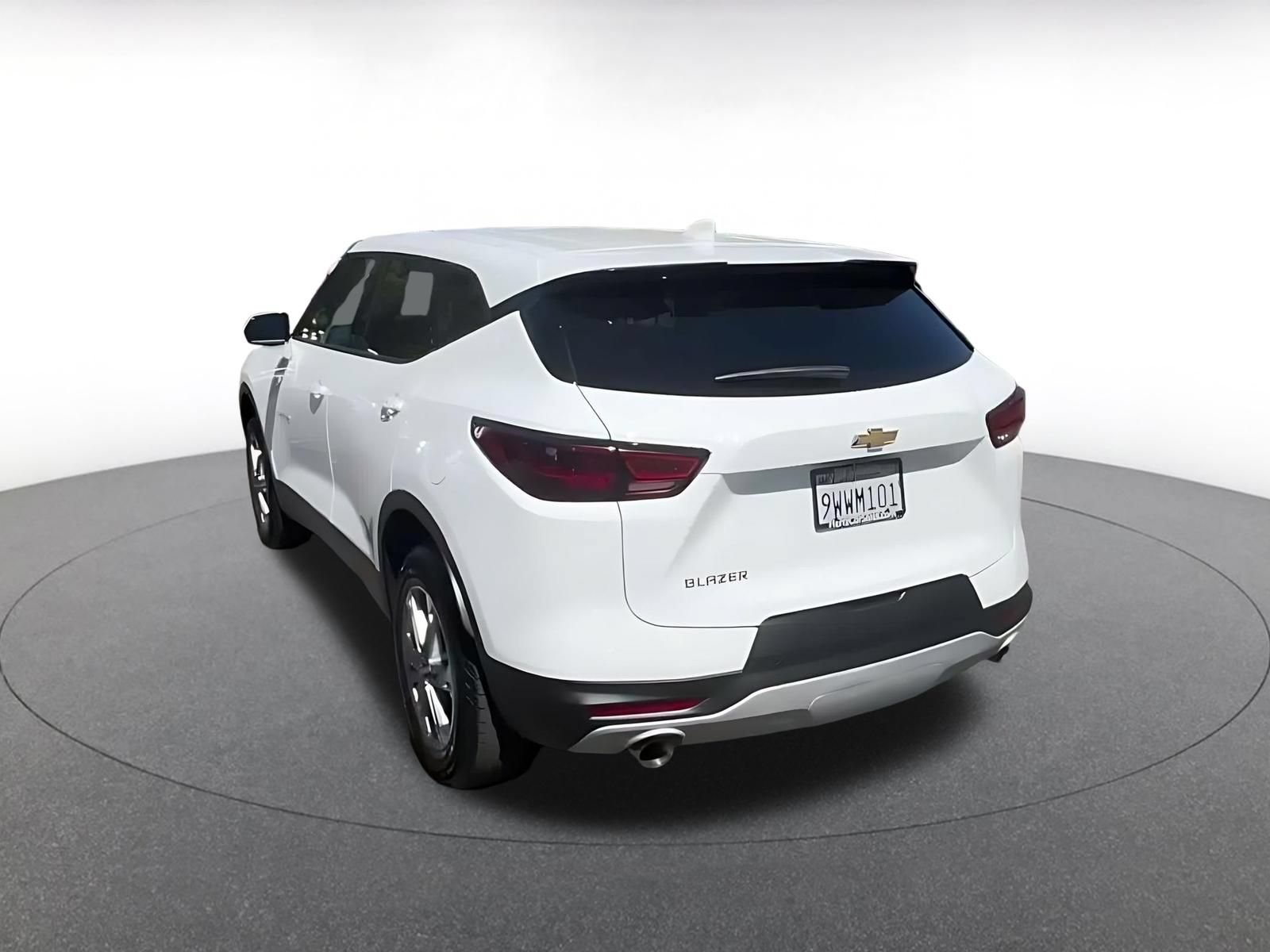 Used 2026 Chevrolet Blazer LT FWD image 10