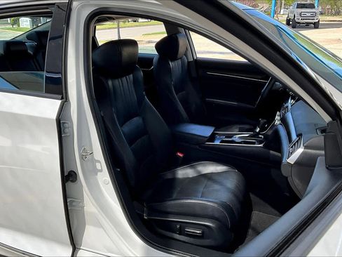 Certified 2018 Honda Accord EX-L image 9