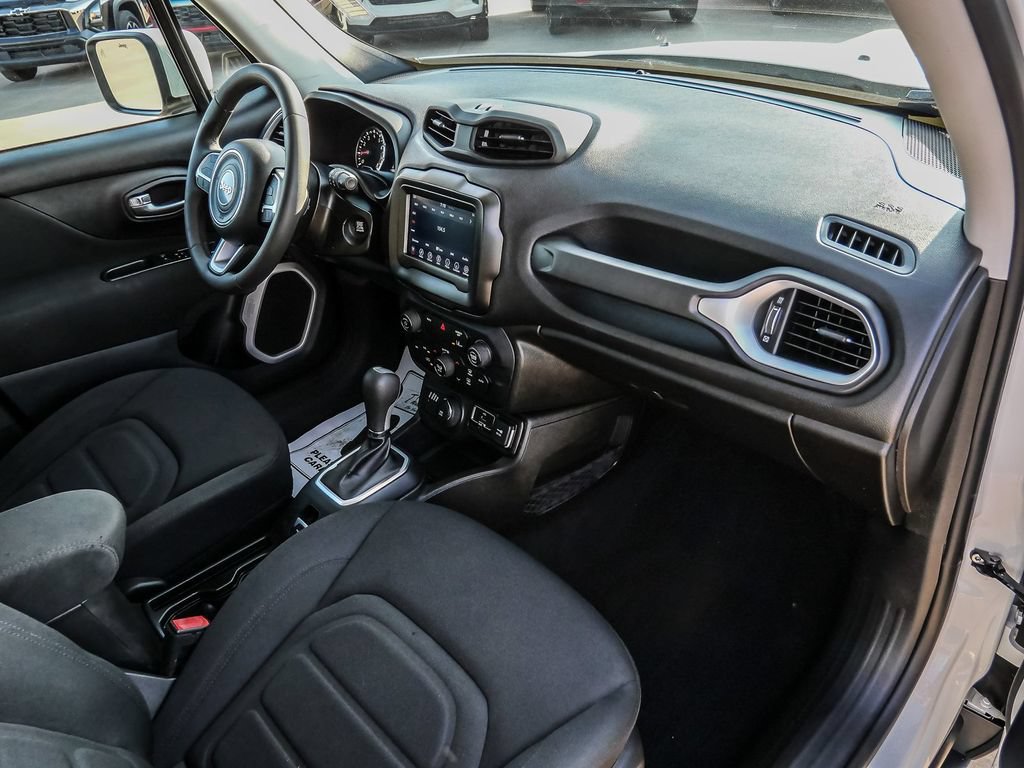 Used 2021 Jeep Renegade Latitude AWD/4WD image 15