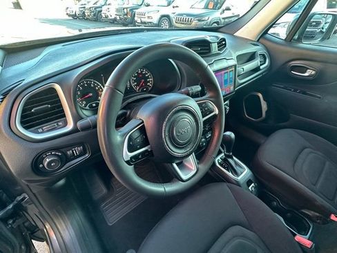 Used 2020 Jeep Renegade Latitude image 3