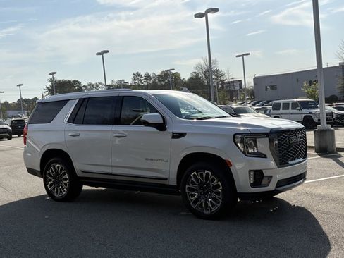 Used 2023 GMC Yukon Denali Ultimate image 4