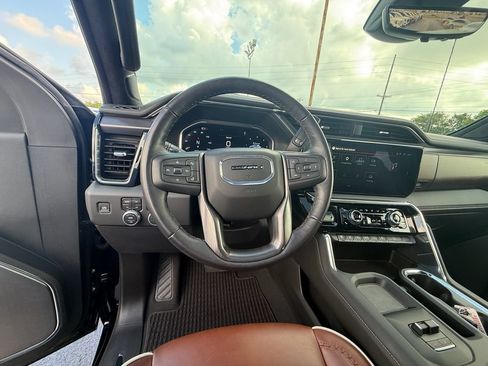 Used 2024 GMC Sierra 3500 Denali Ultimate AWD/4WD image 16