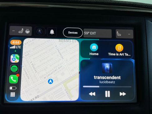 Used 2022 Chrysler Voyager LX image 32