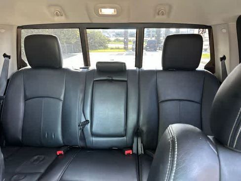 Used 2018 RAM 1500 Laramie w/ Convenience Group AWD/4WD image 7