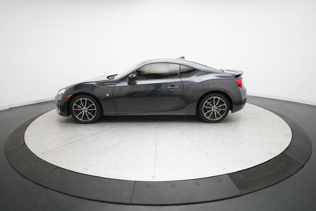 Used 2017 Toyota 86 RWD image 22