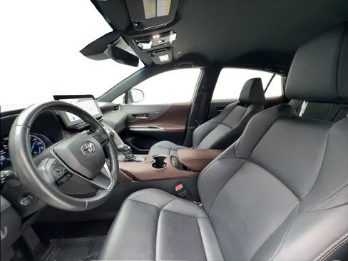 Used 2024 Toyota Venza XLE AWD/4WD image 19