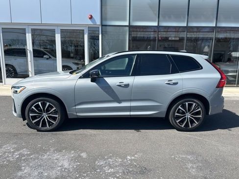 Certified 2025 Volvo XC60 B5 Plus image 2