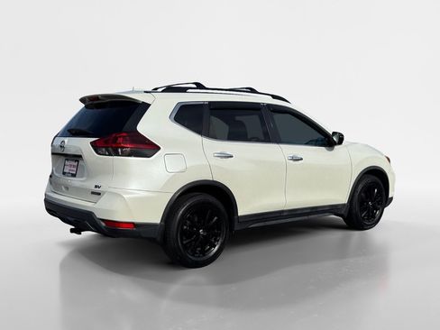Used 2018 Nissan Rogue SV image 5