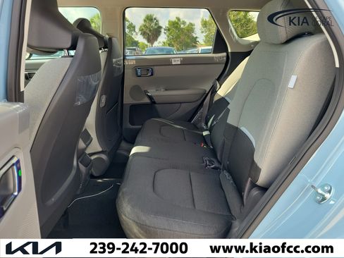 New 2027 Kia Seltos S FWD image 11