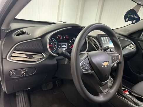 Certified 2017 Chevrolet Malibu LS FWD image 10