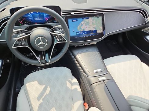 Used 2024 Mercedes-Benz E 450 4MATIC Sedan image 11