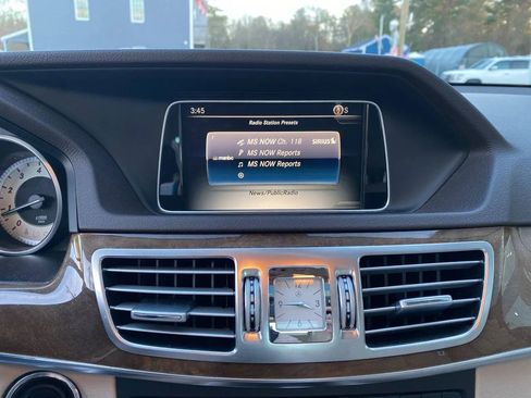 Used 2016 Mercedes-Benz E 350 E 350 4MATIC Sedan 4D image 16