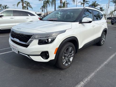 Certified 2022 Kia Seltos S image 3