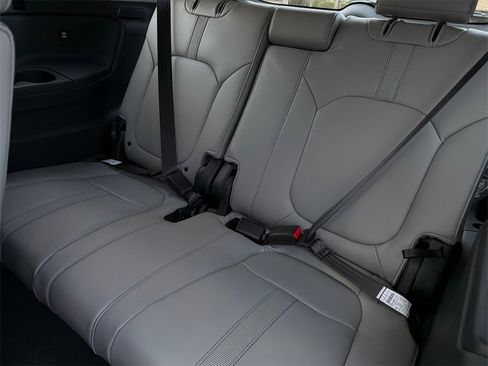 New 2025 Honda Pilot Touring image 17
