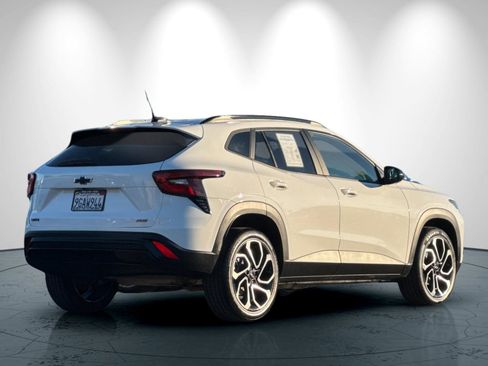 Used 2024 Chevrolet Trax RS w/ Driver Confidence Package image 4