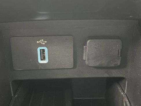 Used 2017 Ford Explorer Sport image 27