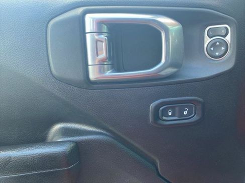 Used 2022 Jeep Wrangler Unlimited Sport AWD/4WD image 19