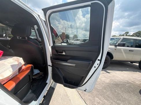 Used 2025 Toyota Tacoma TRD Sport AWD/4WD image 17
