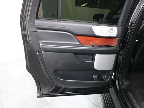 Used 2021 Lincoln Navigator L Reserve image 23