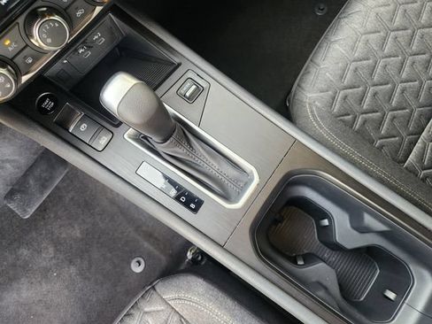 Used 2025 Nissan Kicks SV FWD image 19