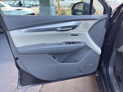 Used 2017 Cadillac XT5 Luxury w/ Driver Awareness Package image 13