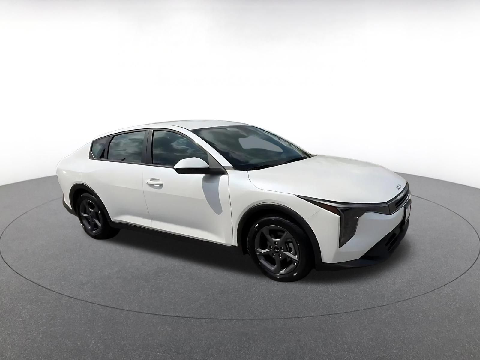 Used 2026 Kia K4 FWD image 2