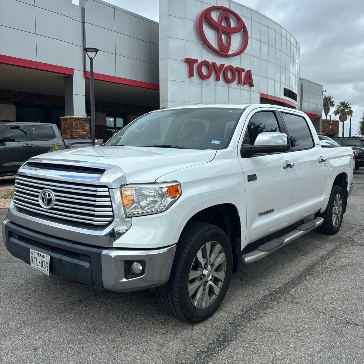 Used 2016 Toyota Tundra Limited RWD image 2