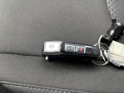 Used 2025 Kia Sportage LX FWD image 21