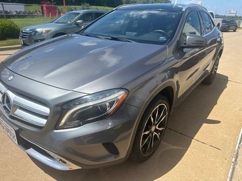 Used 2015 Mercedes-Benz GLA 250 4MATIC image 2