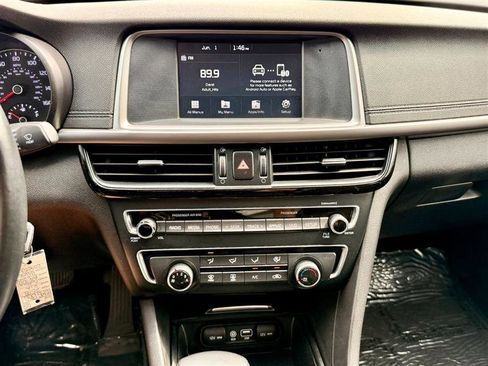 Used 2018 Kia Optima S FWD image 14