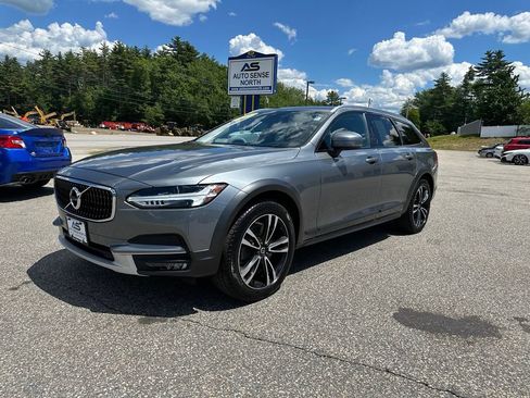 Used 2019 Volvo V90 T5 Cross Country AWD/4WD image 1