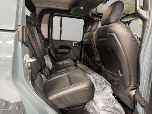 New 2026 Jeep Gladiator Rubicon w/ Steel Bumper Group image 17