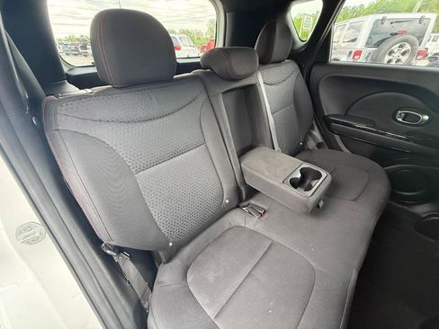 Used 2014 Kia Soul + image 8