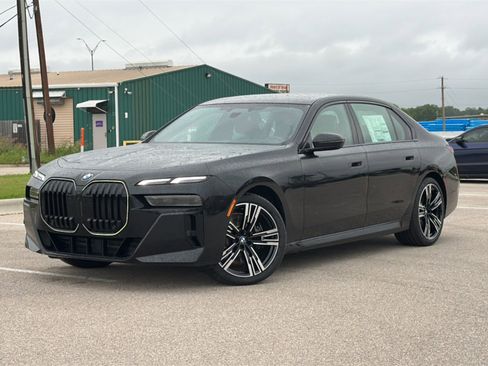 New 2026 BMW 740i RWD image 2