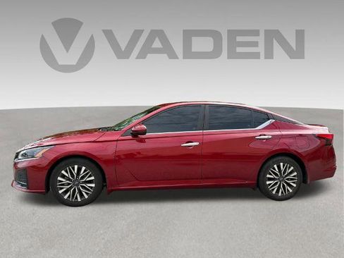 Certified 2023 Nissan Altima 2.5 SV w/ SV Premium Package FWD image 17