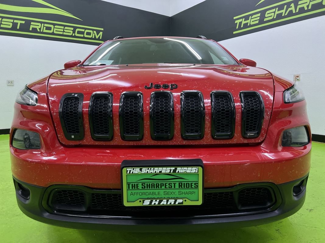 Used 2018 Jeep Cherokee Latitude w/ Altitude Package AWD/4WD image 3