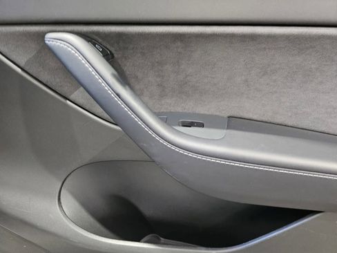 Used 2021 Tesla Model Y Performance AWD/4WD image 6