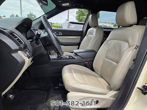 Used 2018 Ford Explorer XLT w/ Equipment Group 202A FWD image 9