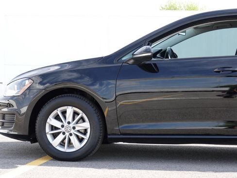 Used 2016 Volkswagen Golf S FWD image 16