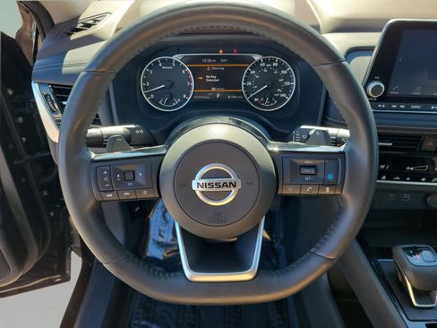 Certified 2021 Nissan Rogue SV w/ Premium Package image 22