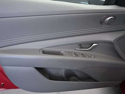 Used 2025 Hyundai Elantra Sport FWD image 21