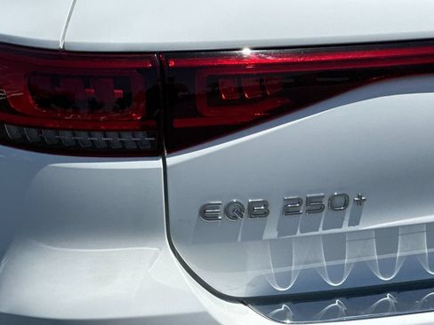 Used 2023 Mercedes-Benz EQB 250+ w/ Exclusive Package image 25